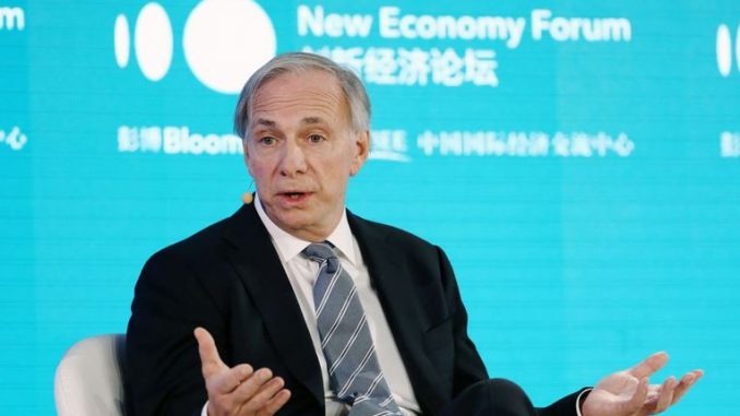 Хеџ-фондот „Bridgewater Associates“ типува на светска берзанска криза