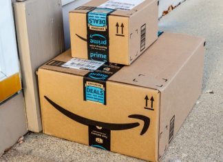 Расте Amazon: За време на празниците вработи 250.000 луѓе ширум светот