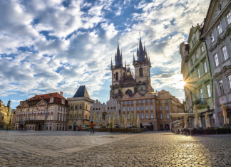 Чешка воведува полициски час и низа други мерки за заштита од КОВИД-19