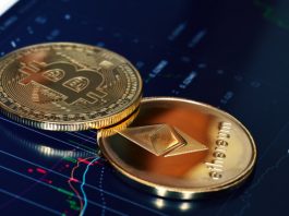 Биткоинот достигна нов врв и го брка својот историски рекорд од 20 000 долари