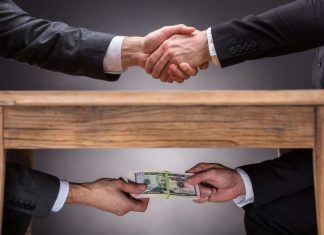 Швајцарија ги засилува контролите: Oд 2022 година ќе оданочува поткуп и мито