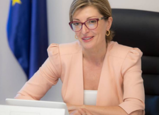 Захариева тврди дека нејзиниот став за Скопје нема врска со изборите во Бугарија