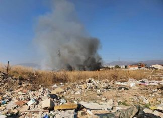 (ФОТО) Додека низ цело Скопје чадат запалени депонии и пластика, надлежните молчат и креваат раменици