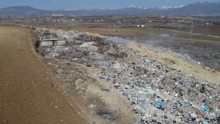 (ФОТО) Ѓубриште во Долно Лисиче и во паркот близу Мичурин