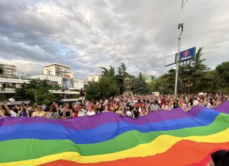 Учесниците на Парадата на Гордоста добиваат дневница и оброк? (ФОТО)