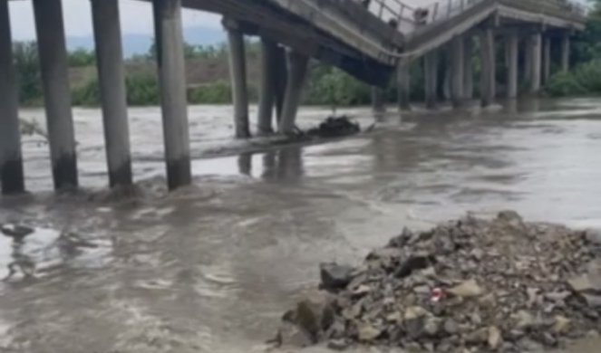 СРБИЈА ПОД ВОДА! Се урна мост кај Чачак